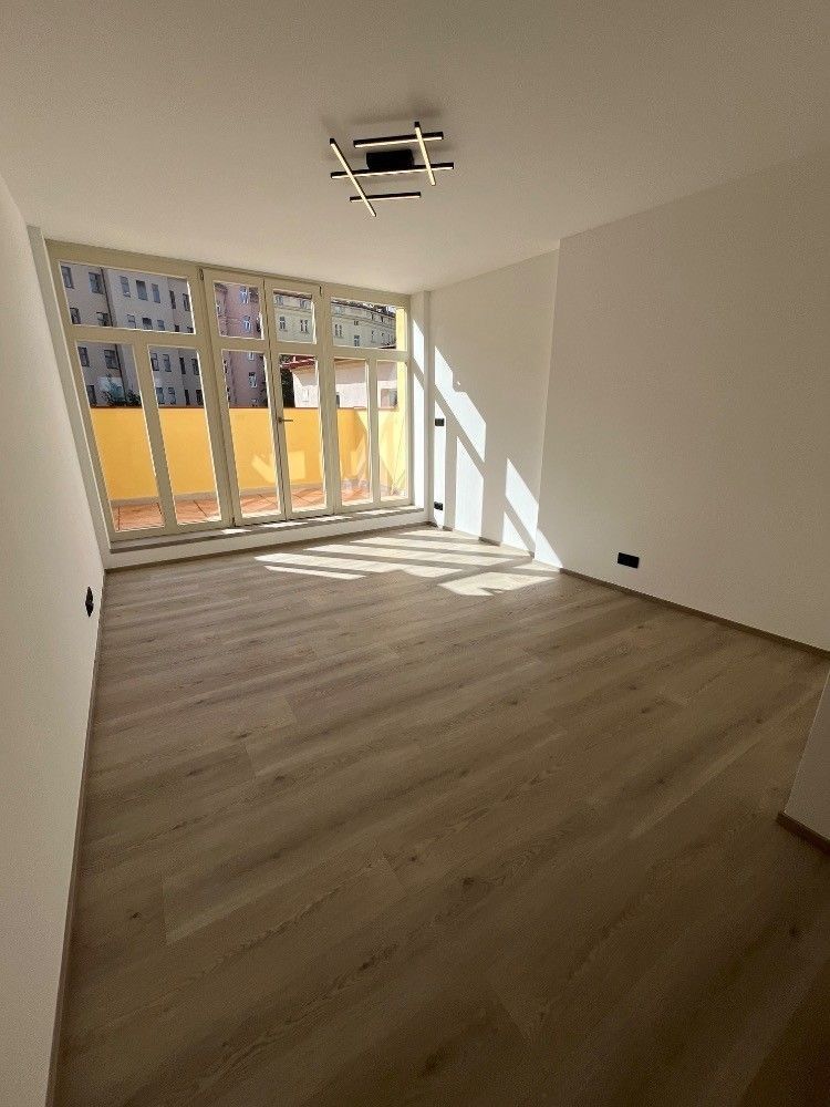 Pronájem byt 3+kk - Husitská, Praha - Žižkov, 160 m² - 5