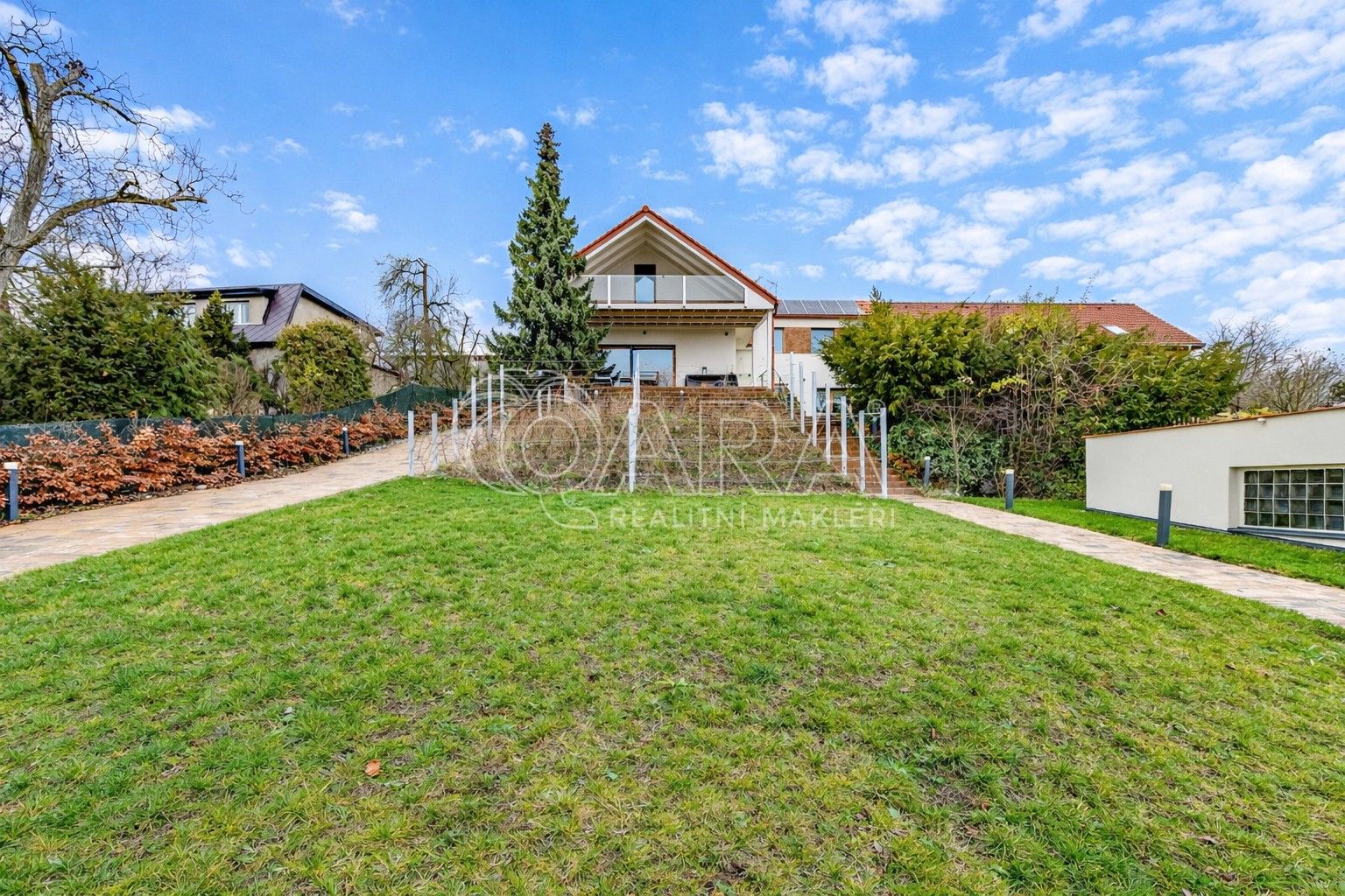 Pronájem vila - Nad vinicemi, Roztoky, 393 m²