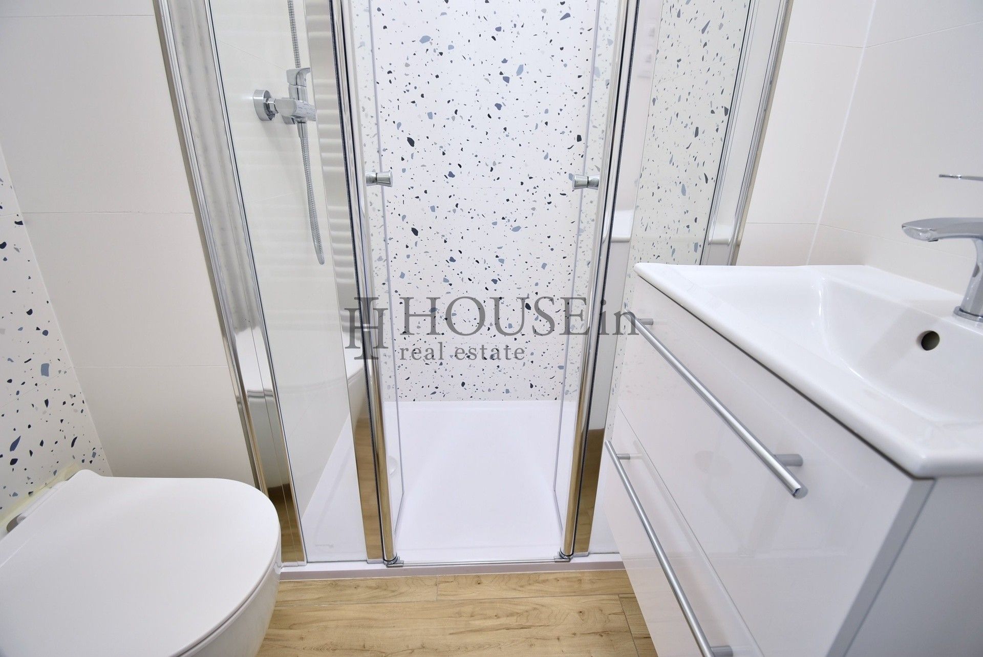Byt 2+kk · 37 m² · Vnější, Praha - 4