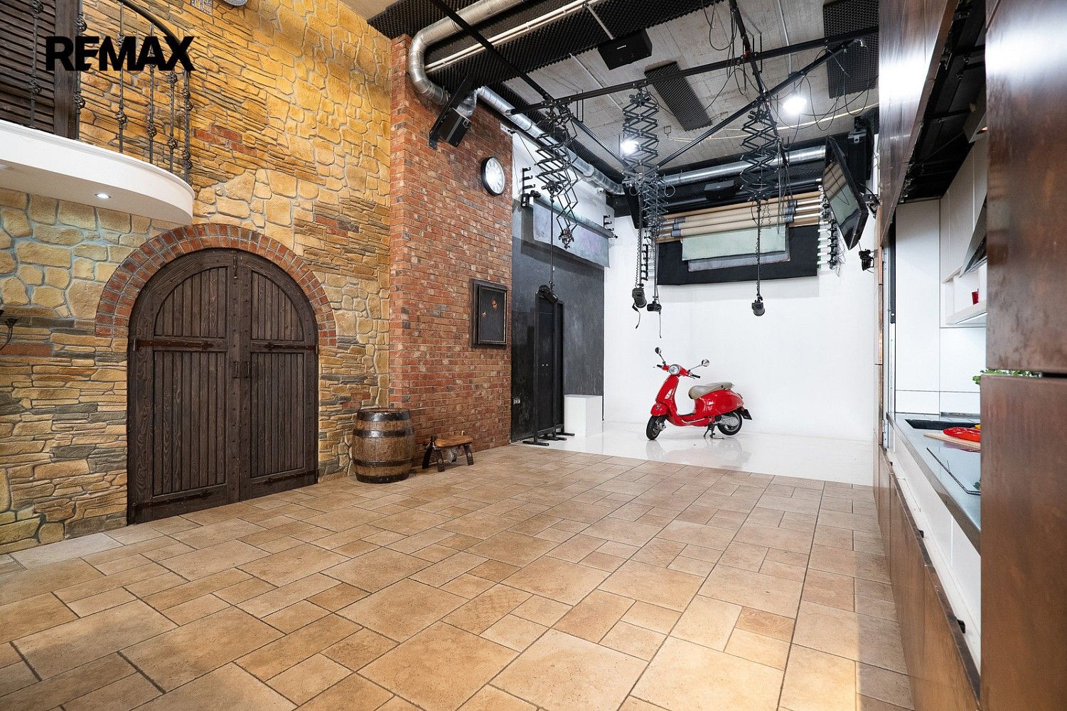 Prodej obchodní prostory - Praha - Troja, okres Praha 8, Hlavní město Praha, 240 m² - 5