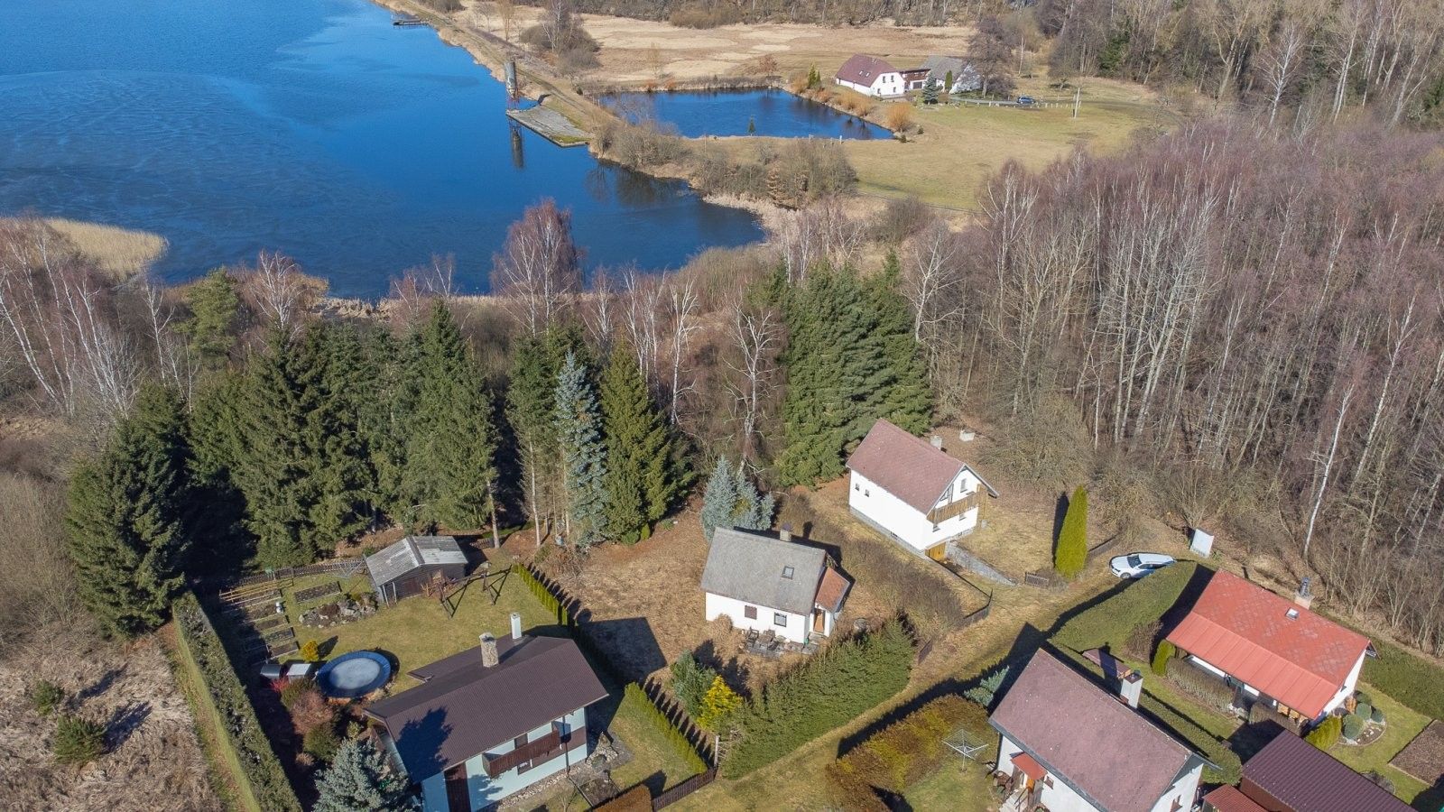 Chaty, Zavlekov, 400 m²