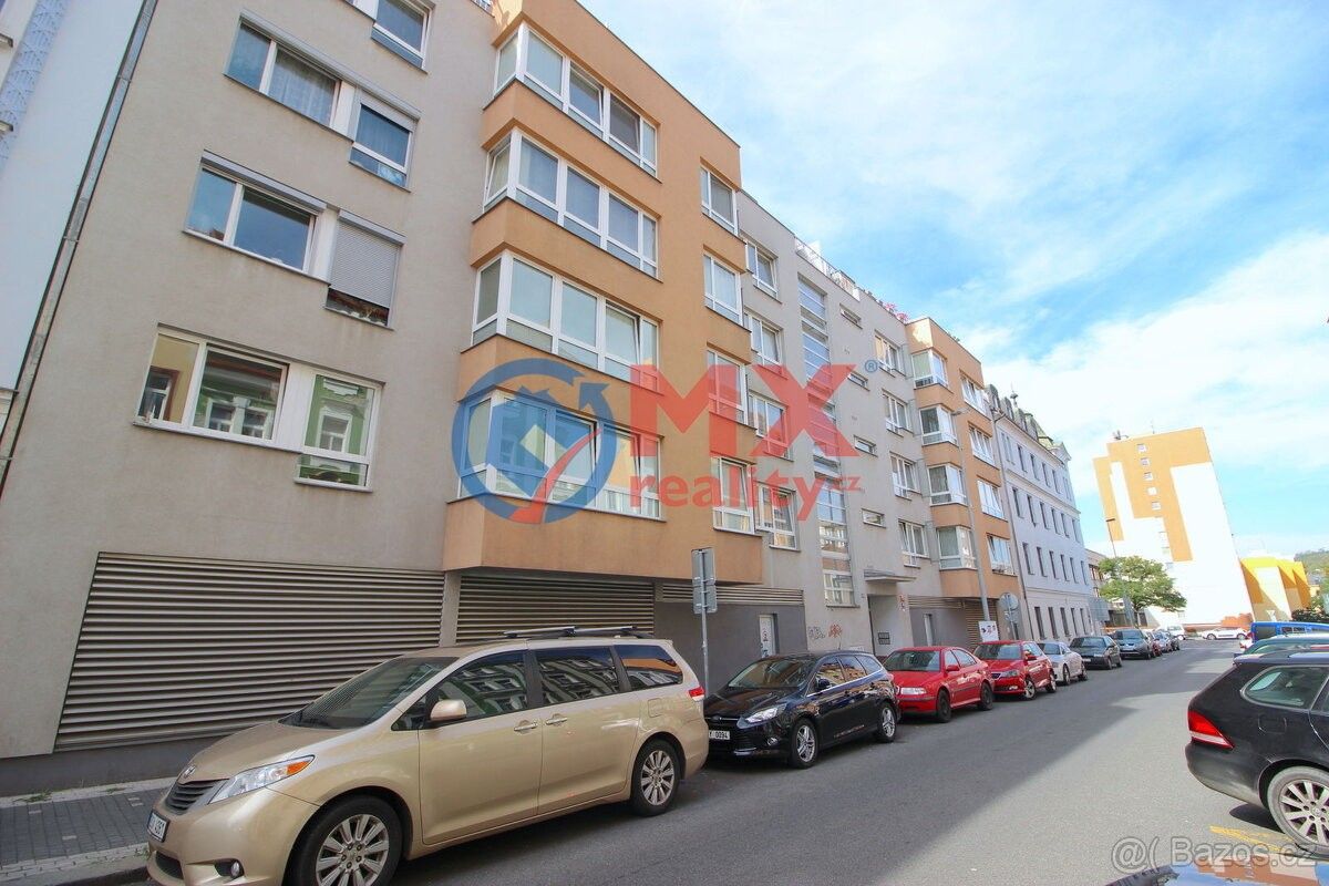 Pronájem garáž - Praha, 190 00