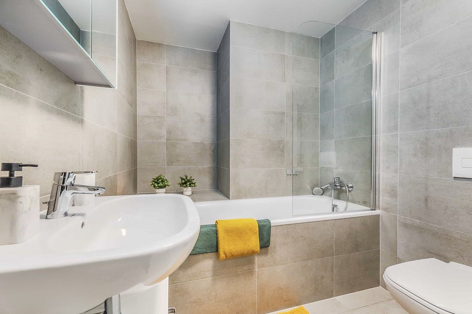 Pronájem byt 2+kk - Praha - Karlín, okres Praha 8, Hlavní město Praha, 91 m² - 5