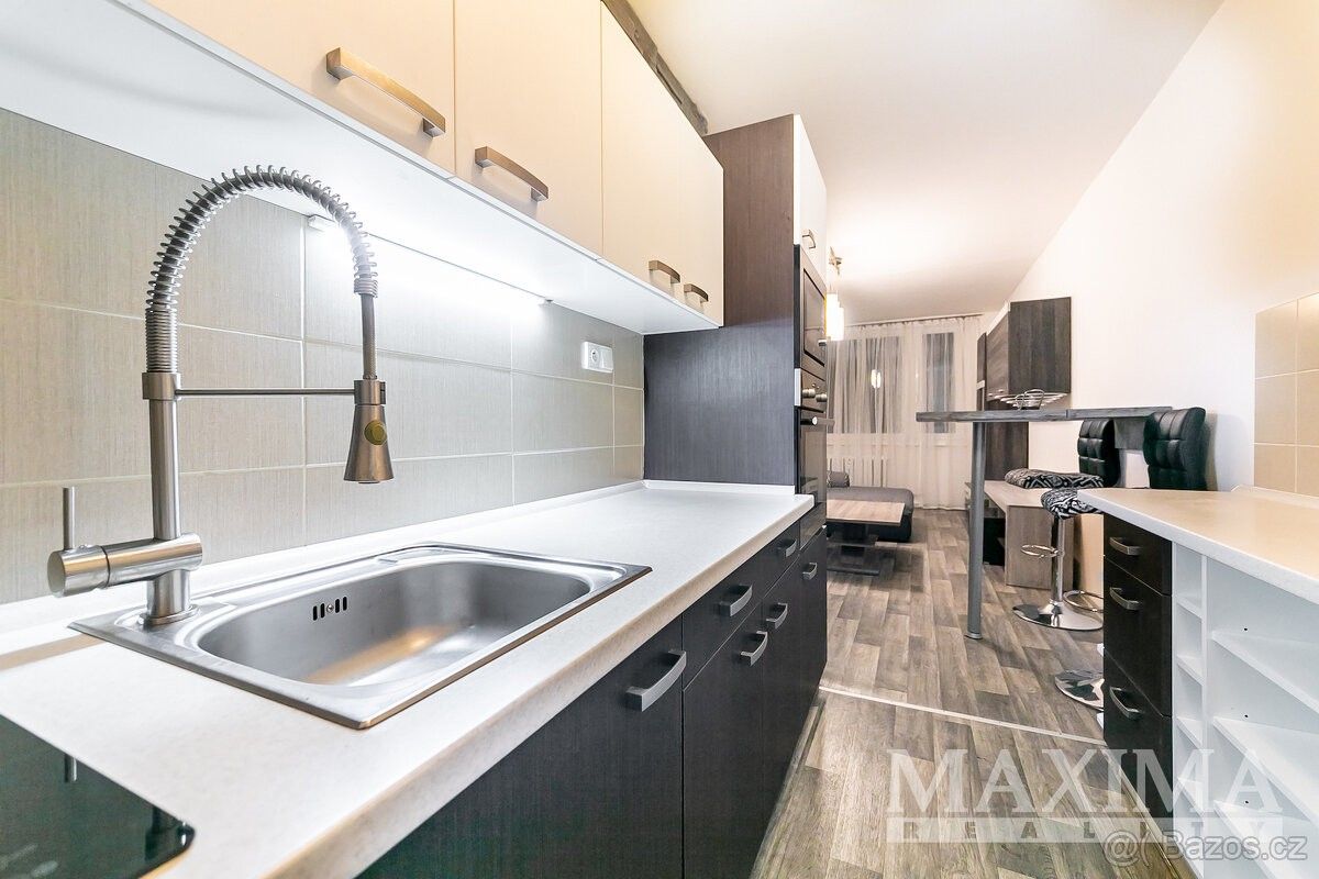 Pronájem byt - Praha, 100 00