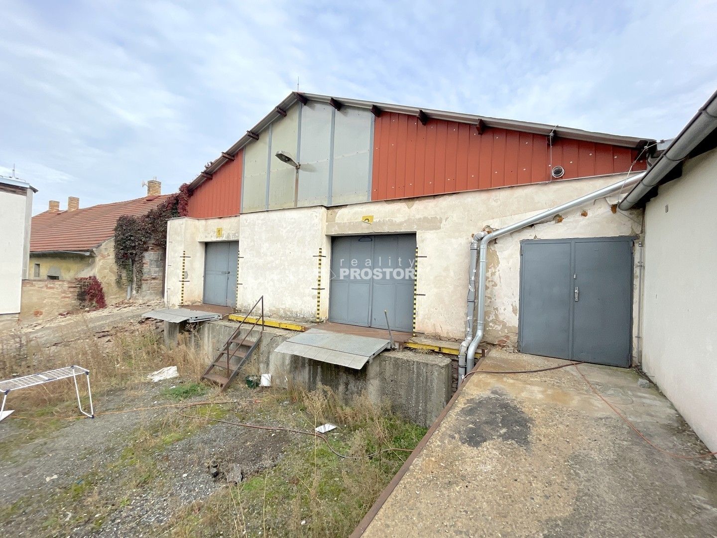 Sklad, 1 100 m²