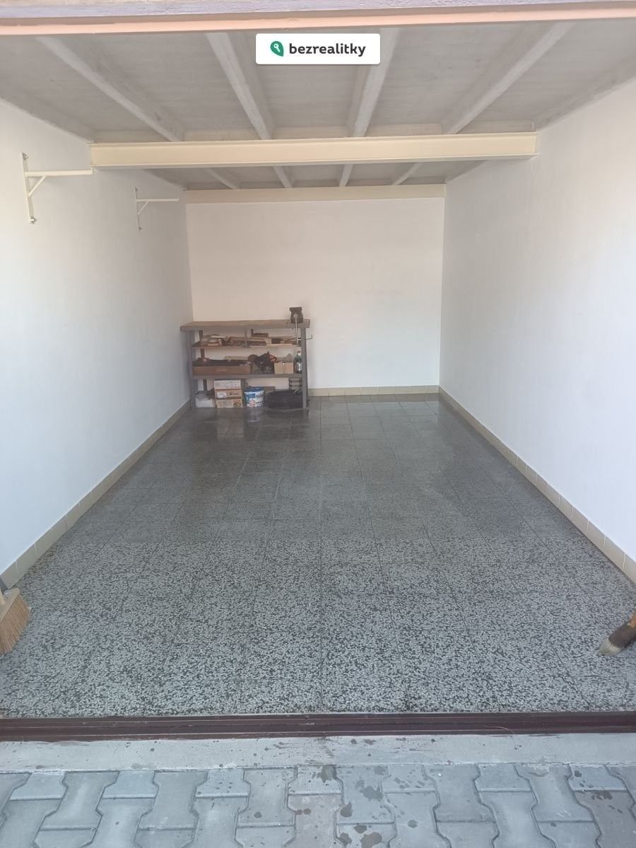 Garáže, Hrušovany u Brna, 21 m² - 2