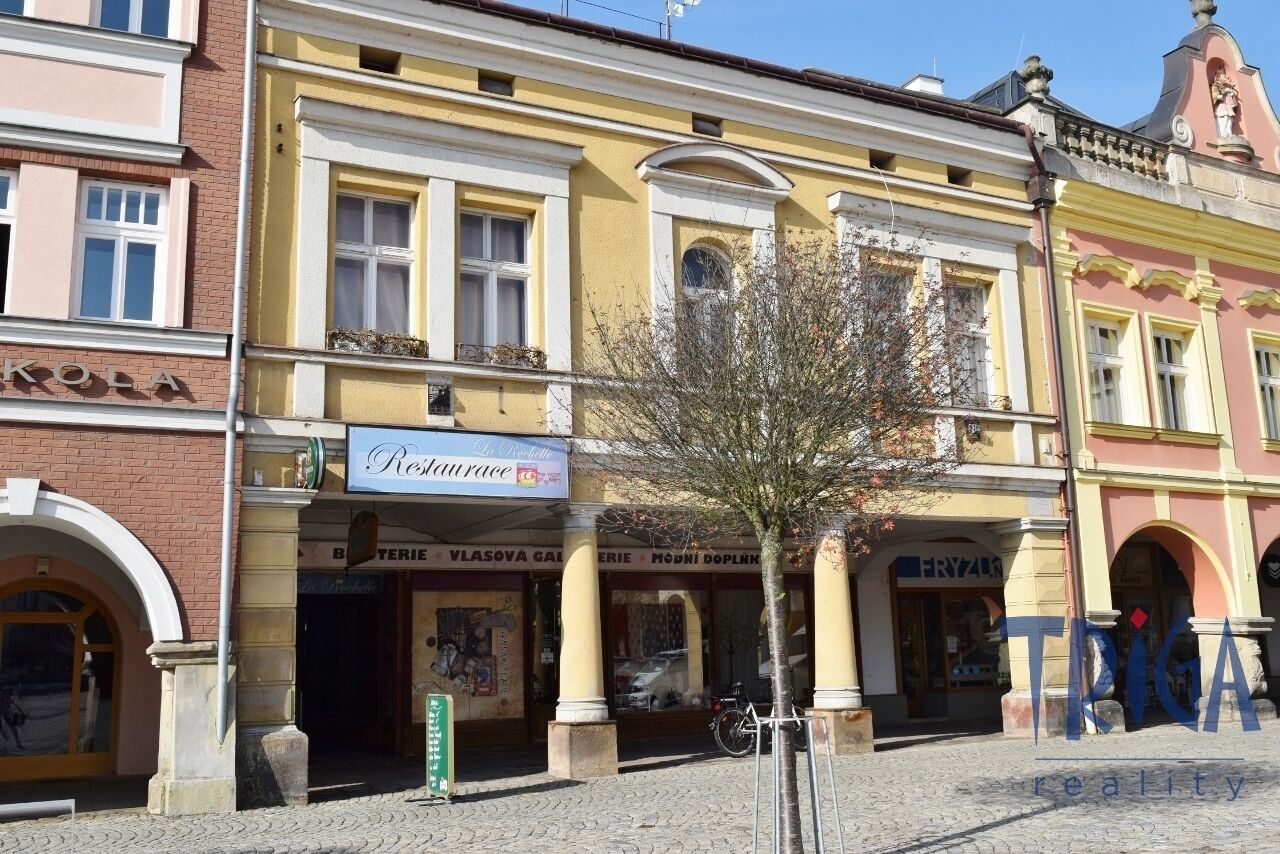 Pronájem restaurace - náměstí T. G. Masaryka, Dvůr Králové nad Labem, 200 m²