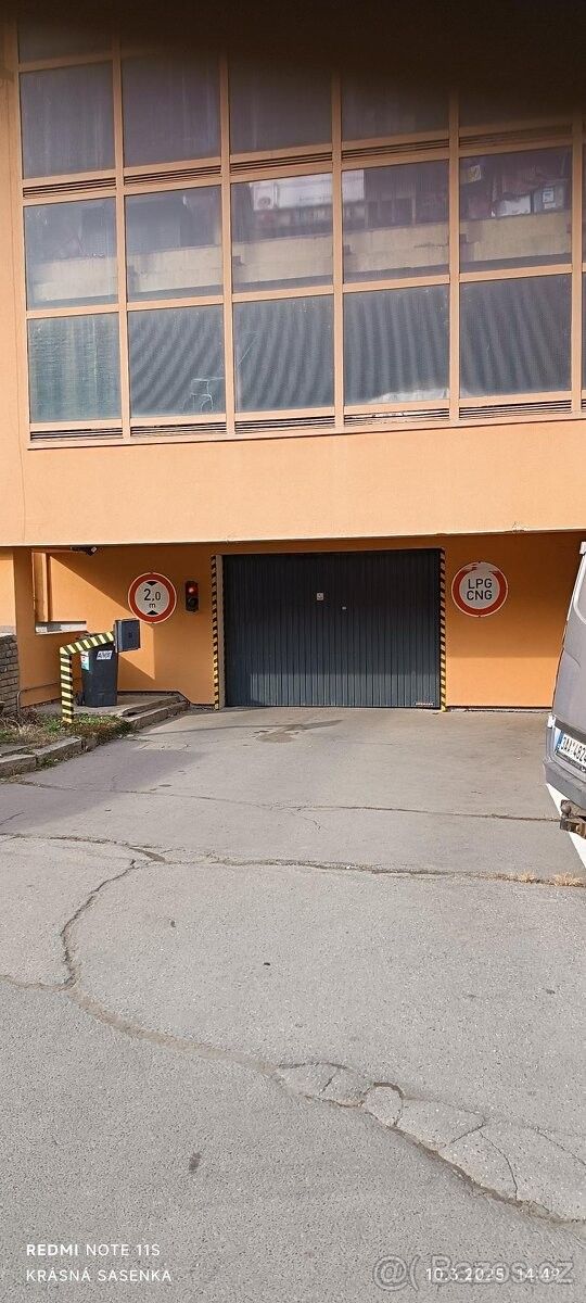 Garáže, Praha, 190 00