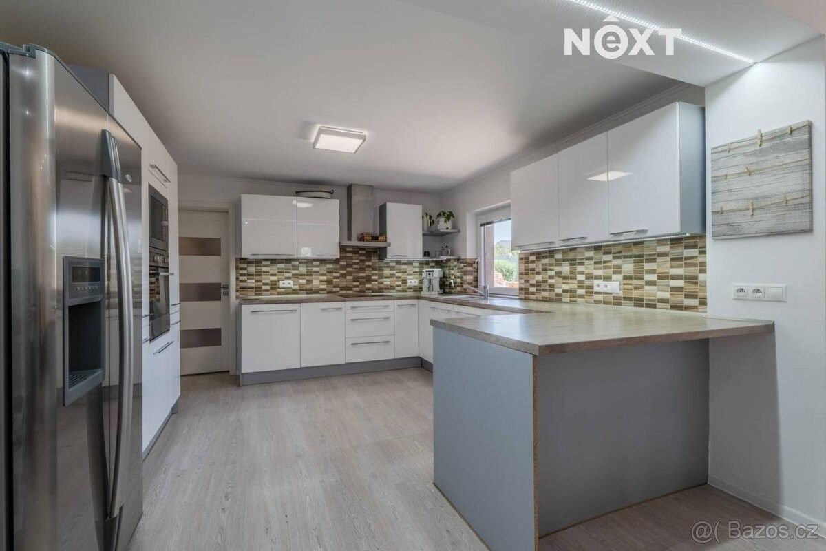 Prodej rodinný dům - Strážovice, 696 38