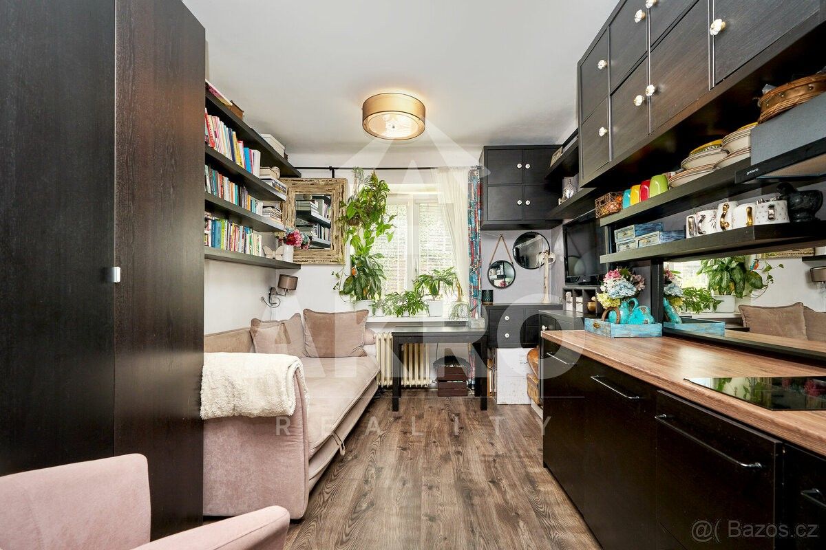 Prodej byt 1+kk - Praha, 100 00, 19 m²