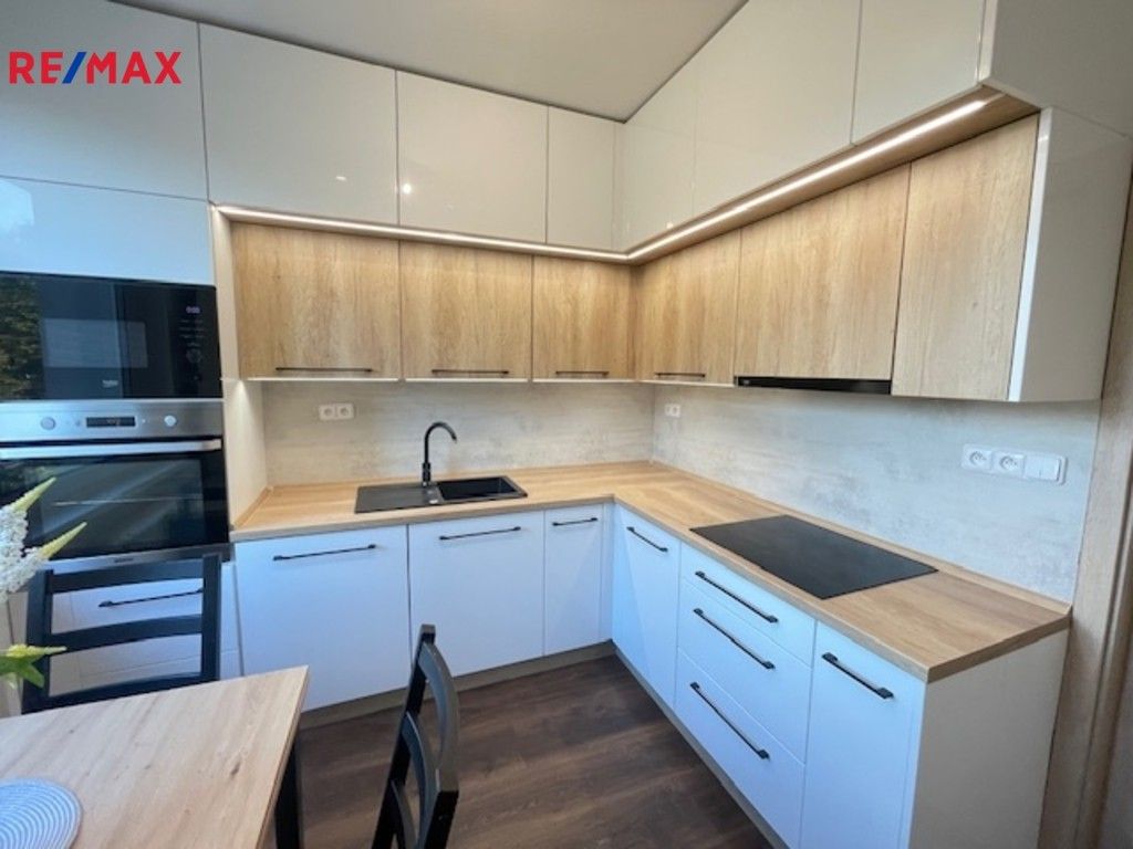 3+1, Tupolevova 466, Praha, 75 m²