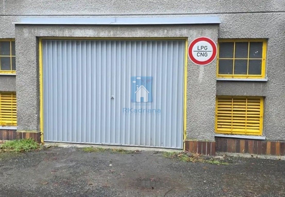 Garáže, Ke Špitálskému lesu, Plzeň, 14 m²