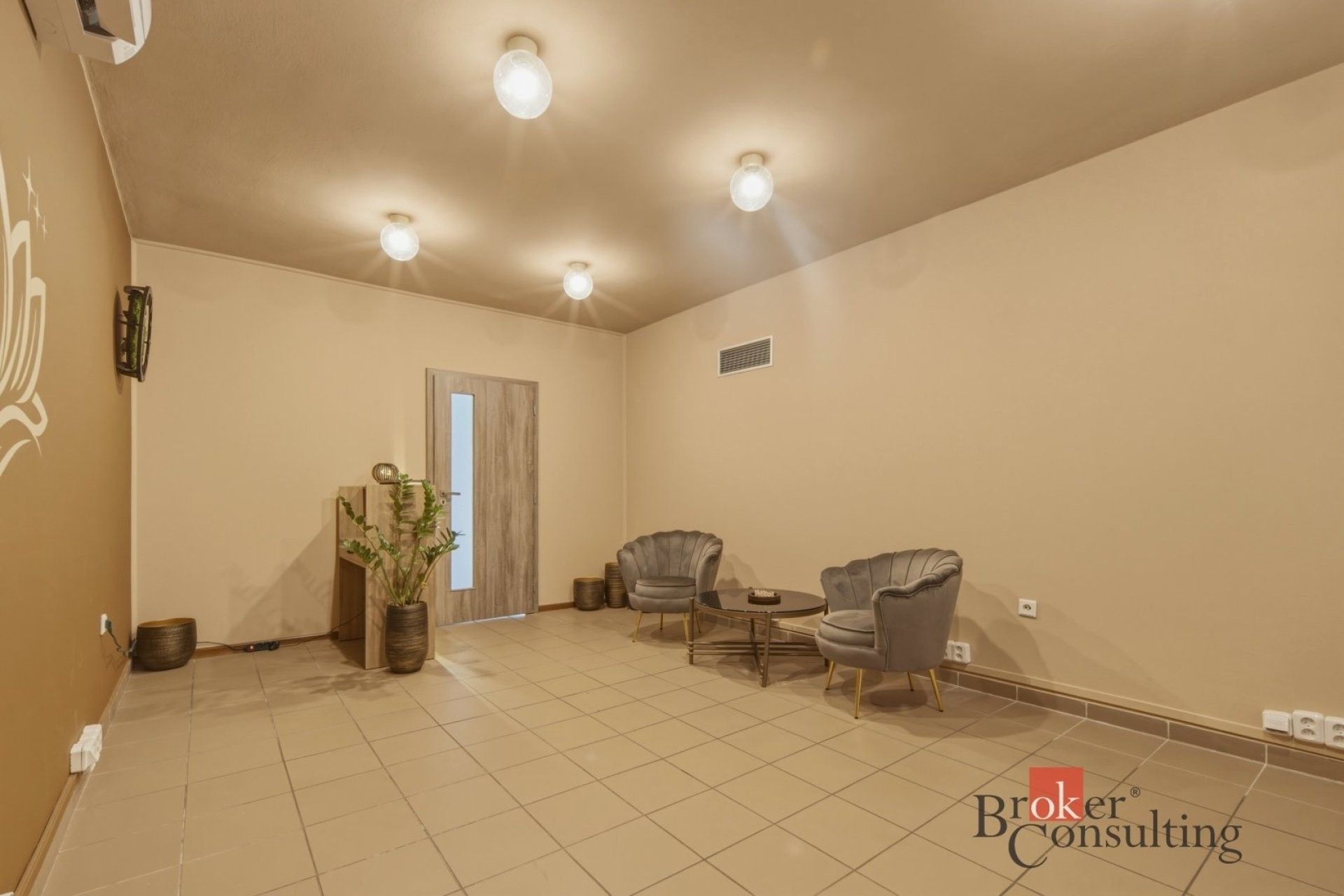 Pronájem obchodní prostory - Na Bukovině, Pardubice, 37 m² - 2