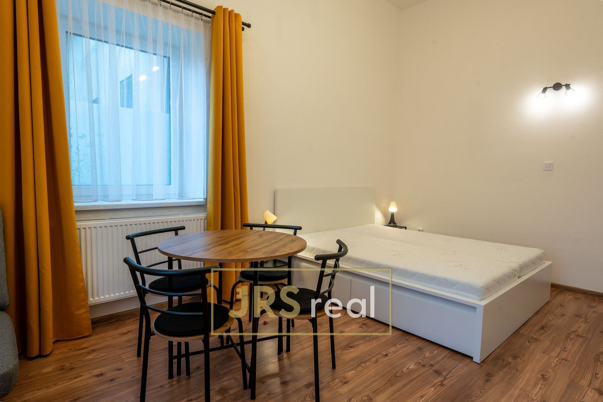 1+kk, Uherský Ostroh, 30 m² - 2