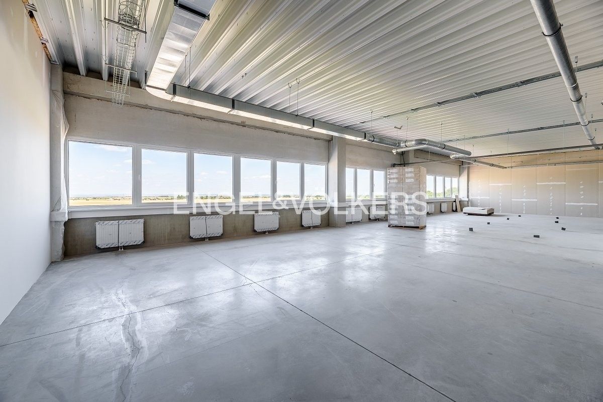 Komerční nemovitost · 5 000 m² · K Bílému vrchu 2912, Praha Horní Počernice - 3