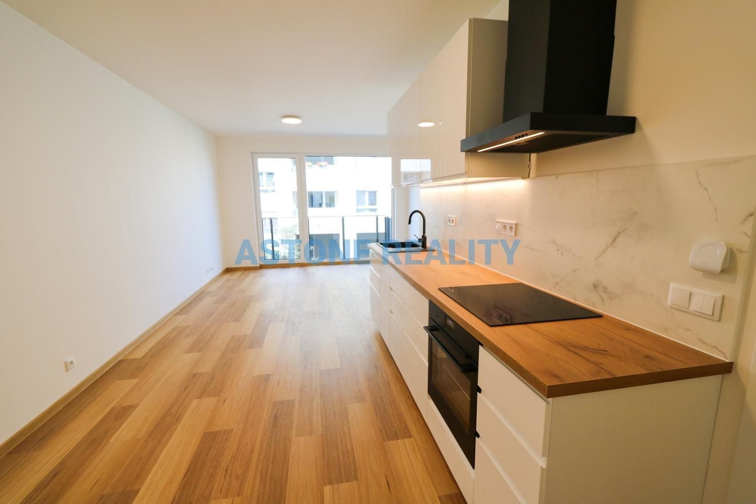 1+kk, Kolmanova , Praha, 37 m² - 2