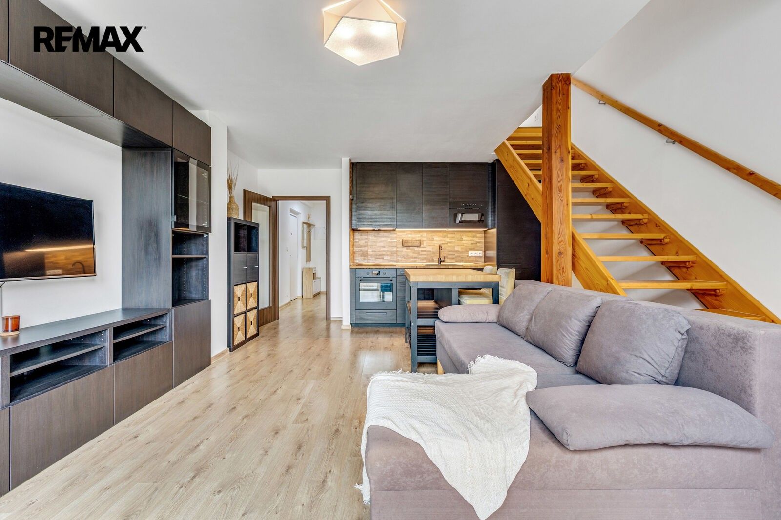 3+kk, U Statku 635, Hýskov, 74 m²