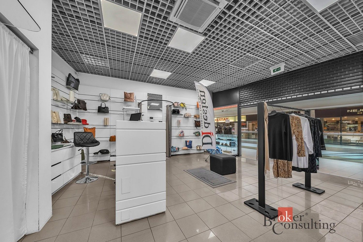 Obchodní prostory · 191 m² · Dukelská třída, Hradec Králové - Pražské Předměstí - 3