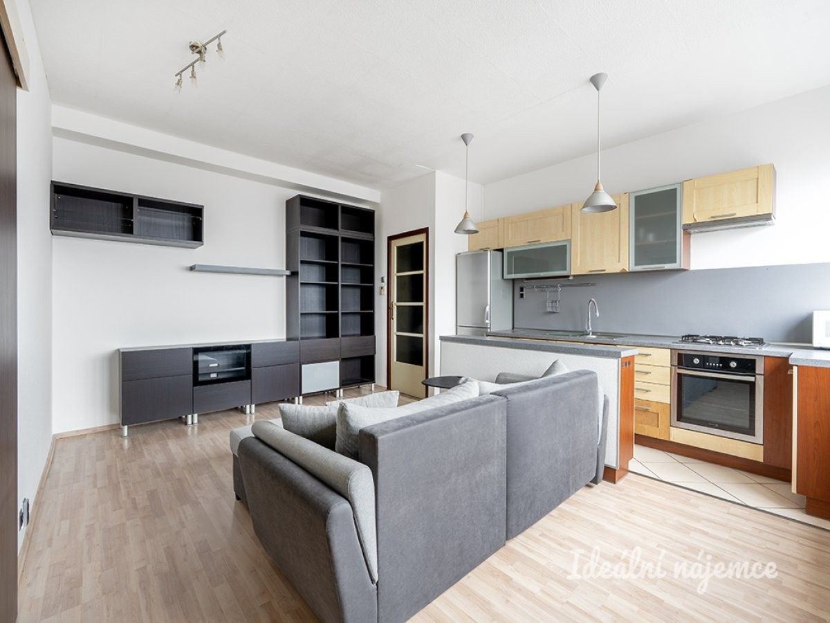 Pronájem byt 2+kk - Poupětova, Praha, 46 m²