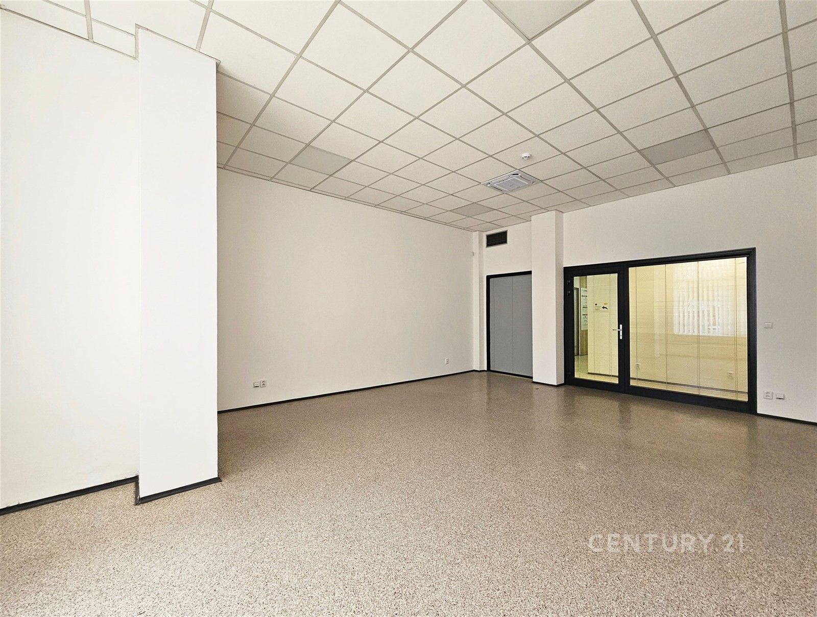 Pronájem komerční - Bartošova, Zlín, 65 m²