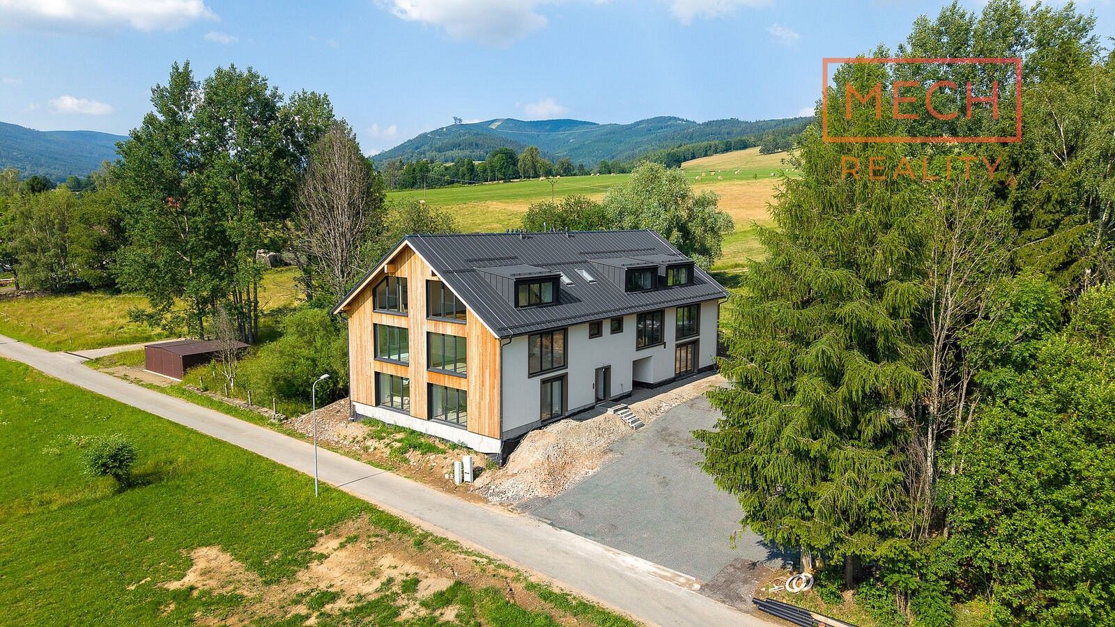 Komerční nemovitost, 76 m²