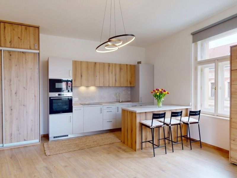 Byt 3+kk · 66 m² · Zborovská, Praha - 3