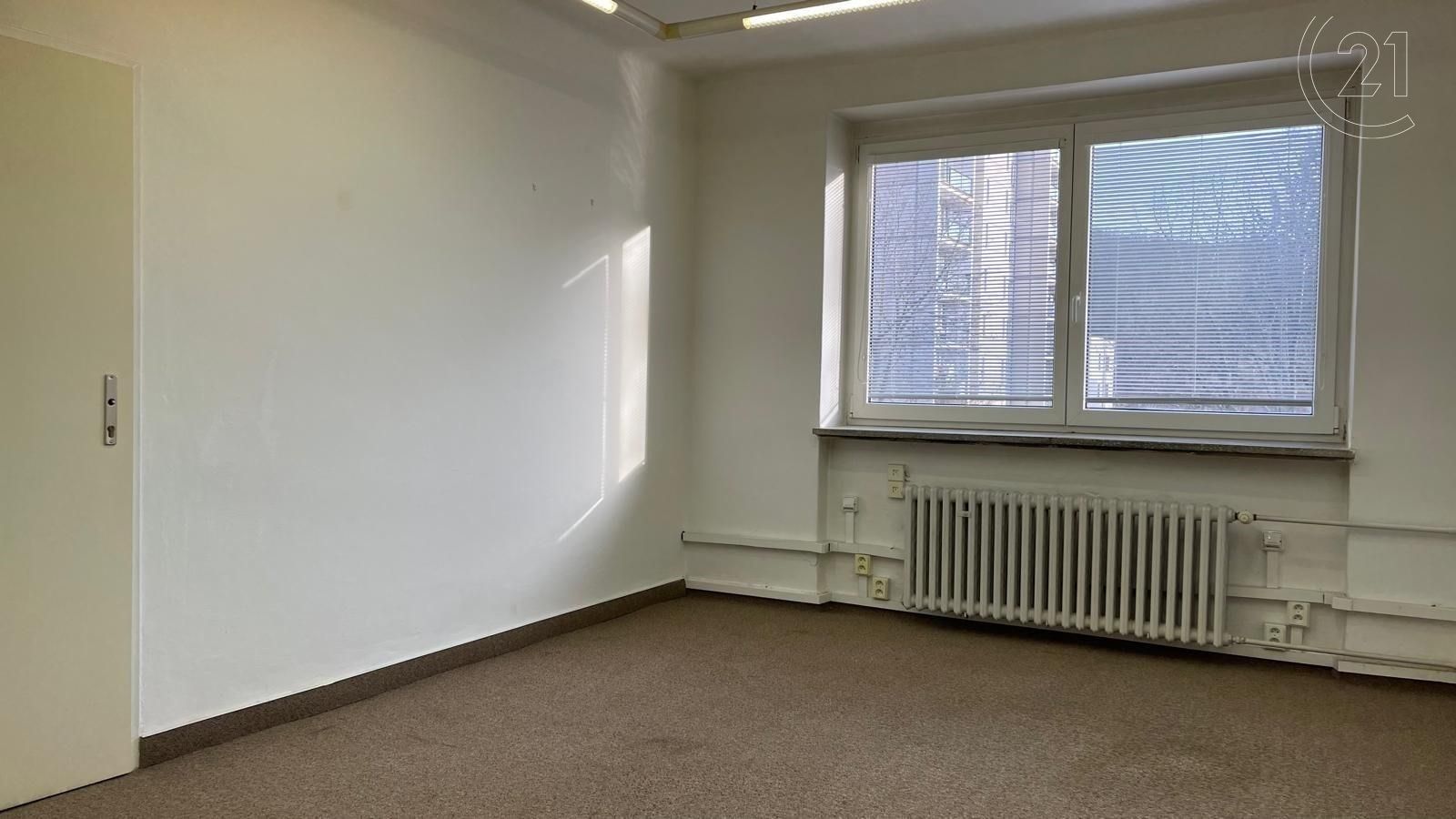 Pronájem kancelář - K Nouzovu, Praha, 19 m²