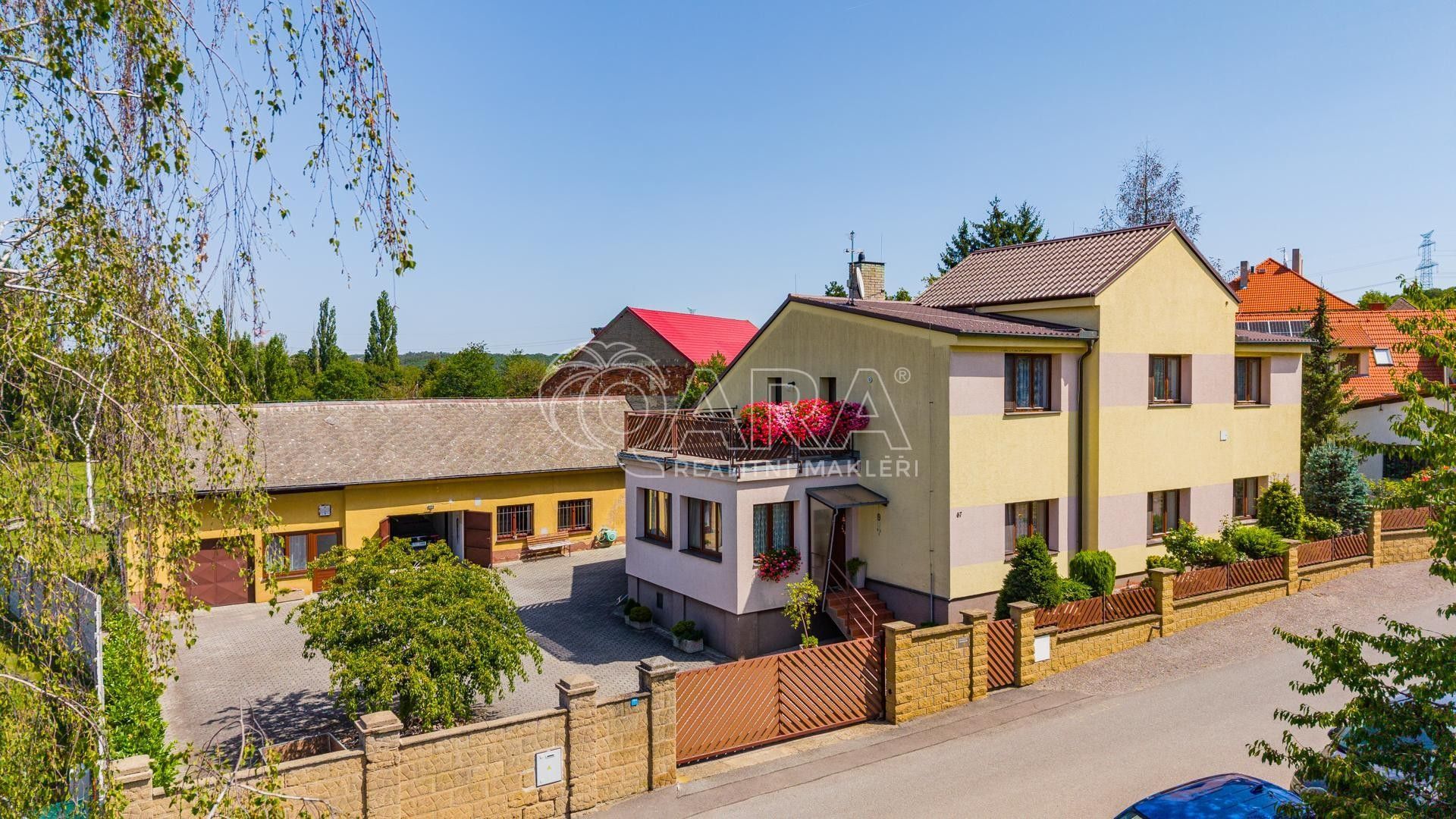 Rodinné domy, Mořina, 320 m² - 1