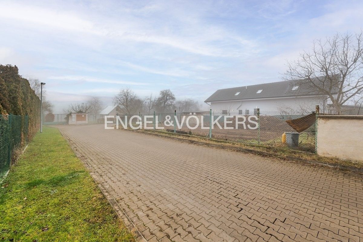 Prodej pozemek pro bydlení - Minerální, Praha