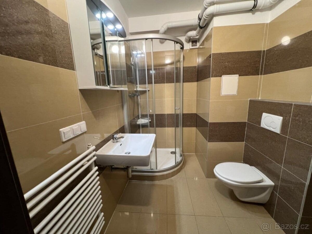 Pronájem byt - Holešov, 769 01