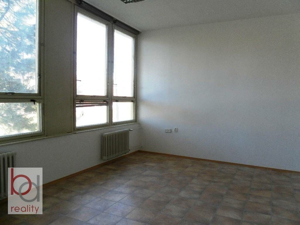 Pronájem kancelář - České Budějovice 7, 36 m²