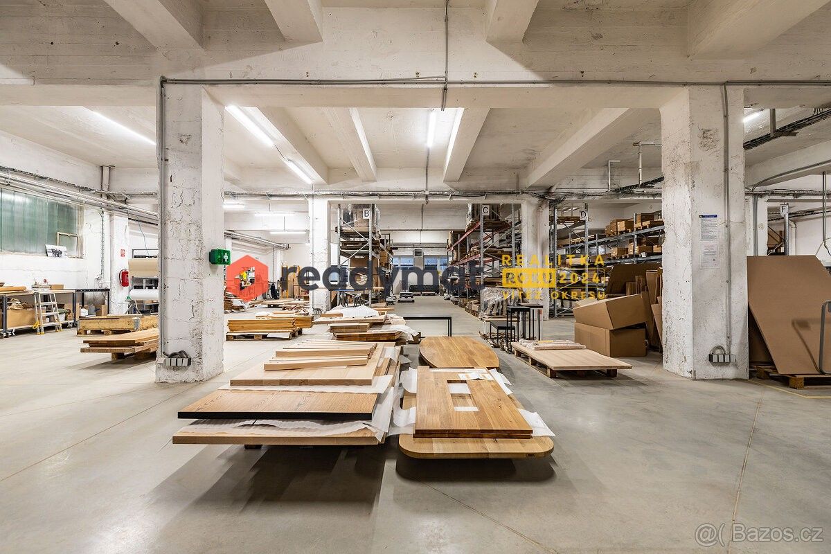 Sklady, Hodonín, 695 01