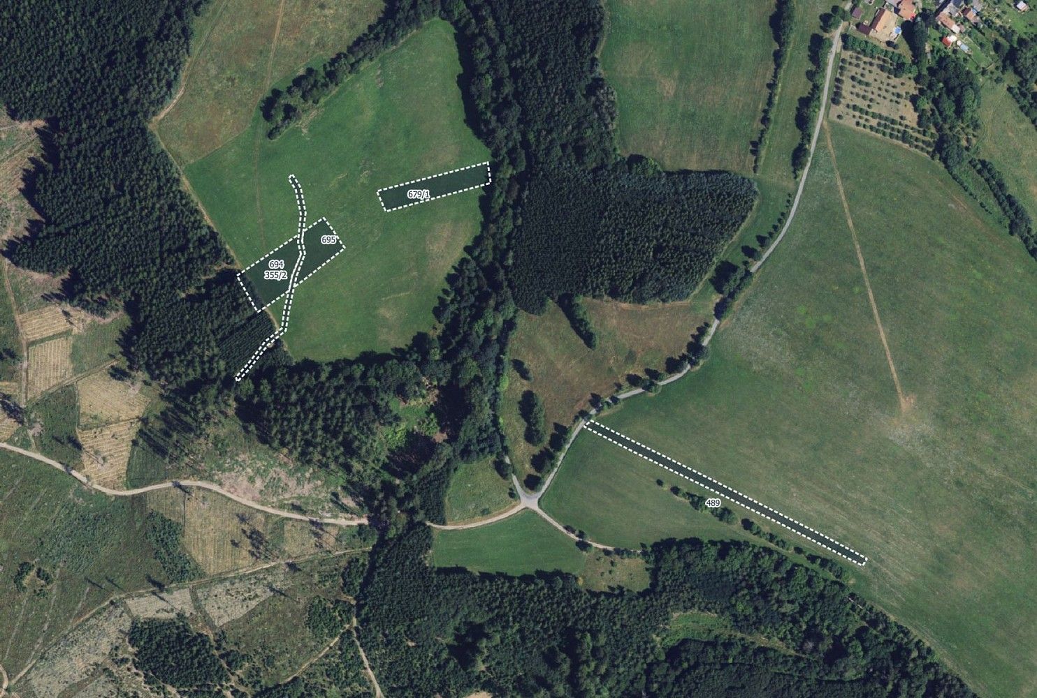 Louka, 6 863 m²