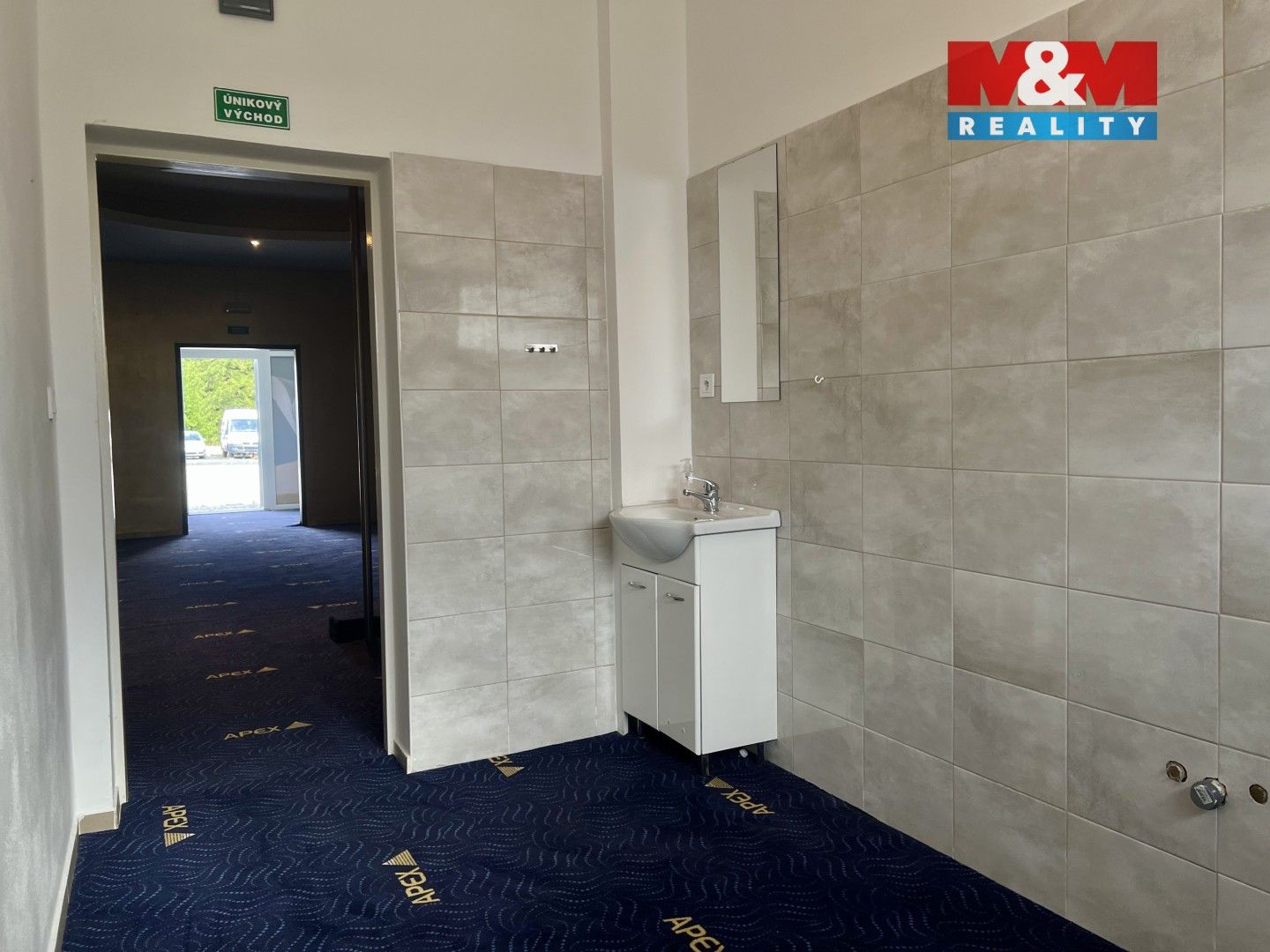 Pronájem obchodní prostory - Hora Svatého Šebestiána, 160 m²