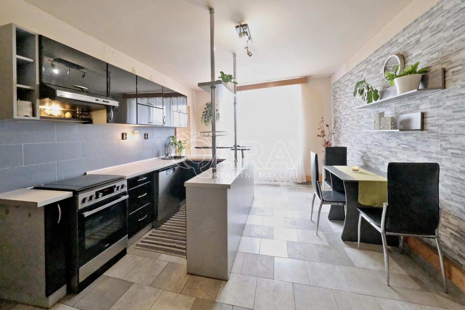 Rodinné domy, Postoloprty, okres Louny, Ústecký kraj, 287 m² - 2