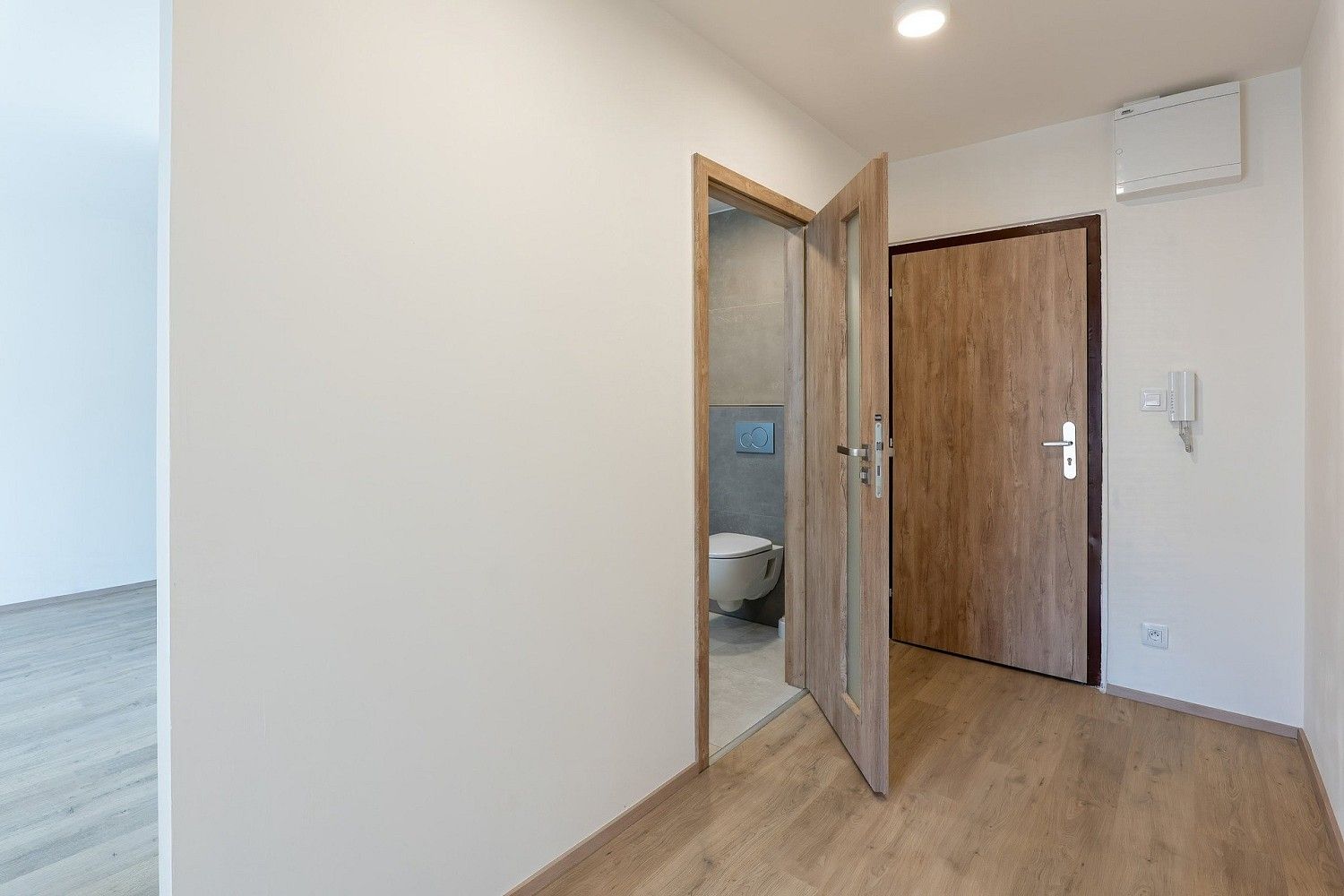 Prodej byt 2+kk - Přátelství, Praha 10 - Uhříněves, 39 m² - 2