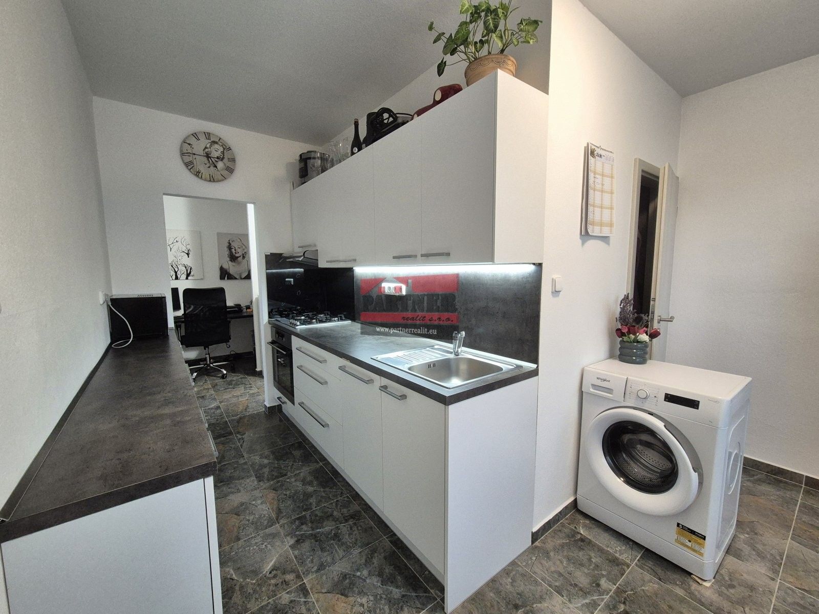 Byt 3+1 · 65 m² · sídliště Vajgar 563, Jindřichův Hradec III - 4