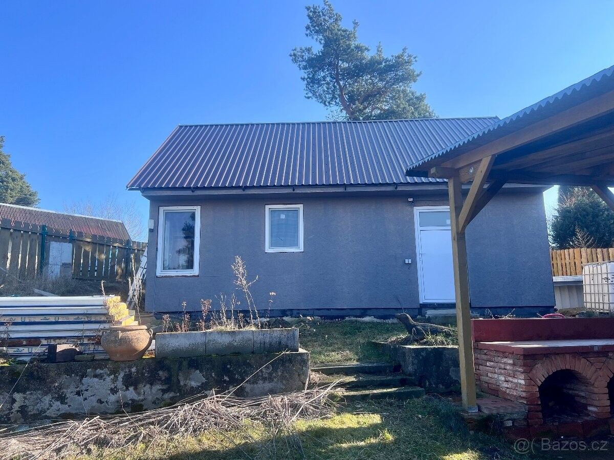 Chaty, Lipník u Hrotovic, 675 52