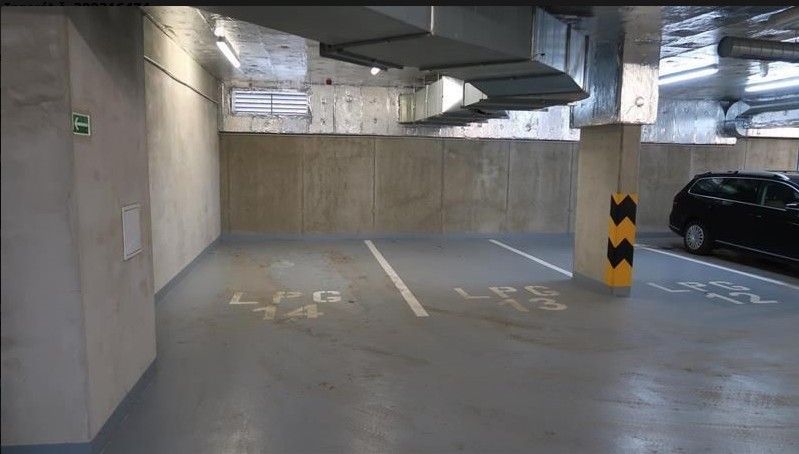 Garáže, Praha, 147 00