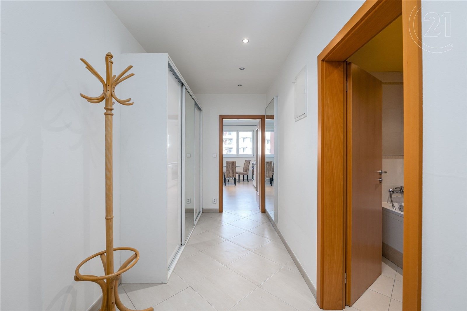 Pronájem byt 2+kk - Miroslava Hajna, Praha, 62 m²