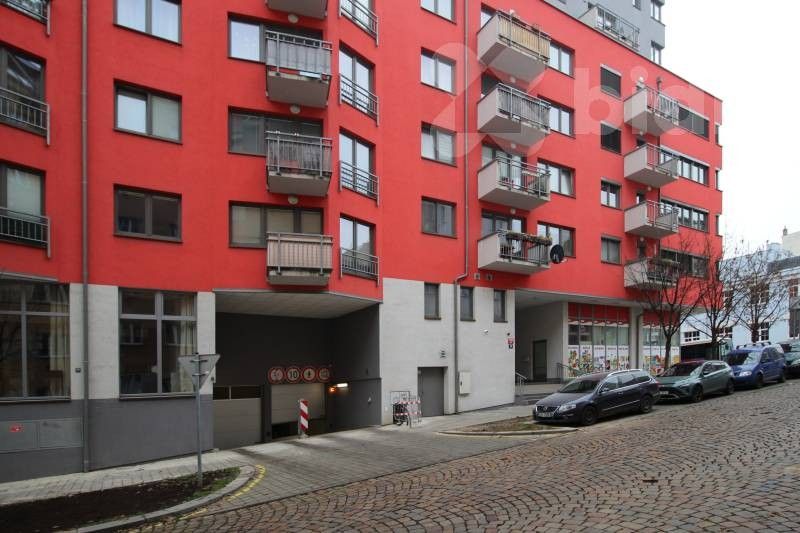 Garáže, Kloboučnická, Praha, 14 m²