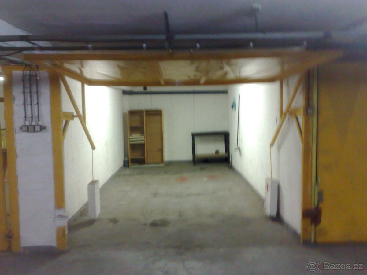 Pronájem garáž - Praha, 161 00