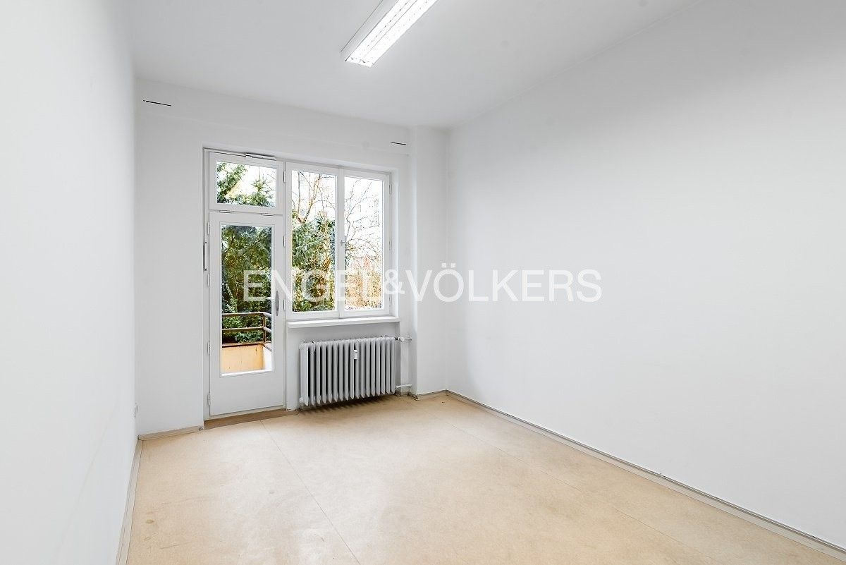 Pronájem kancelář - Americká, Praha, 63 m²