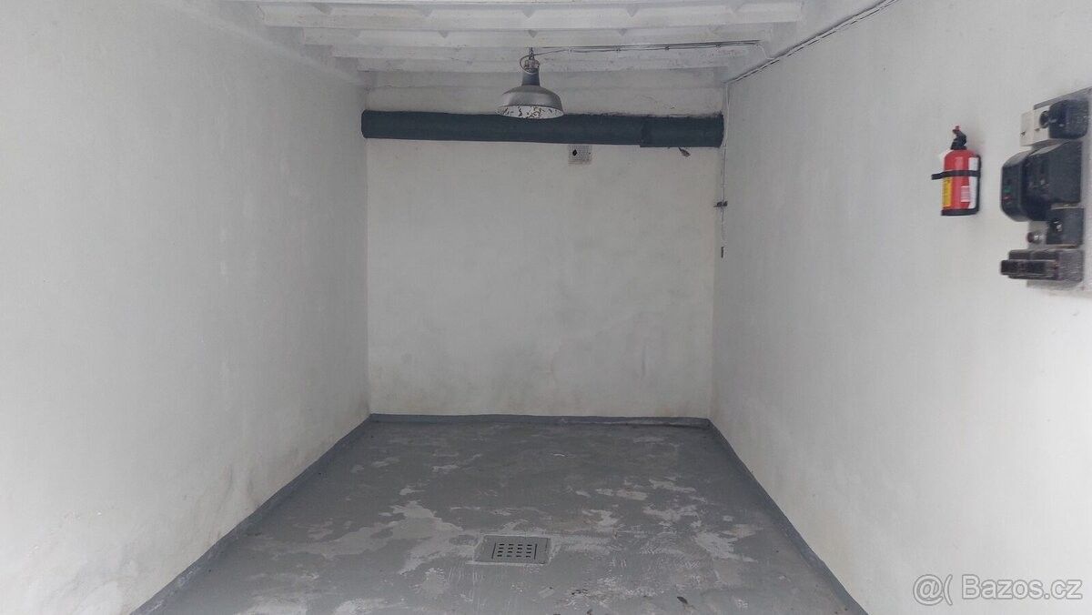 Garáže, Brno, 602 00