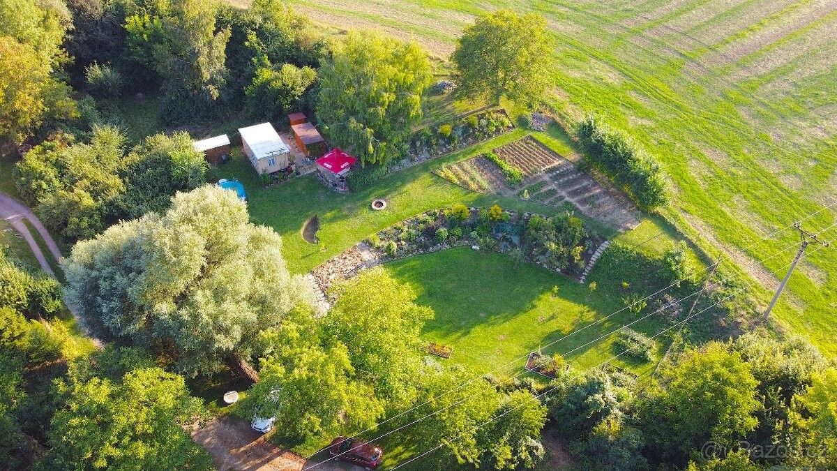 Zahrady, Znojmo, 669 02, 1 714 m²