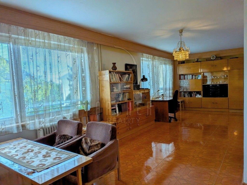 Rodinný dům · 231 m² · Rtyňská 807, Praha Dolní Počernice - 3