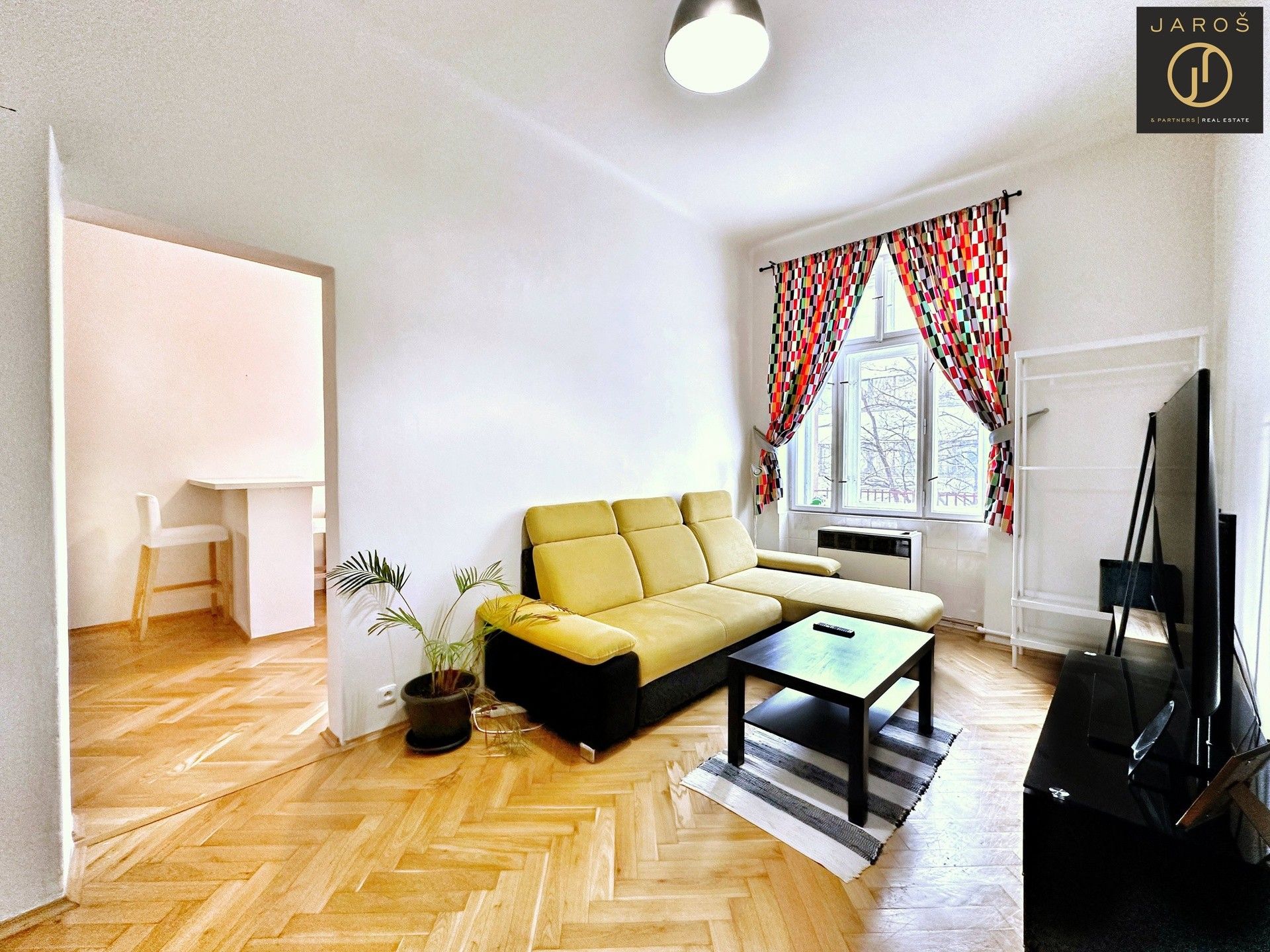 Pronájem byt 2+kk - Hartigova 1245, Praha, 38 m²