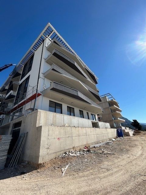 Prodej byt - 987 66, Zahraničí