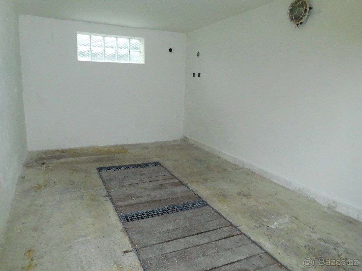 Garáž · Frýdlant nad Ostravicí, 739 11 - 3