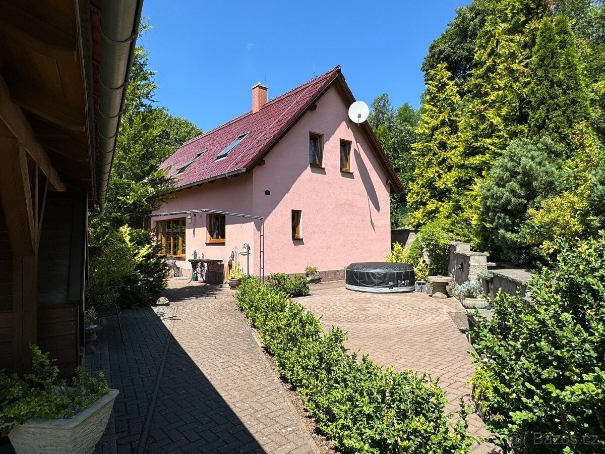 Rodinné domy, Česká Kamenice, 407 21